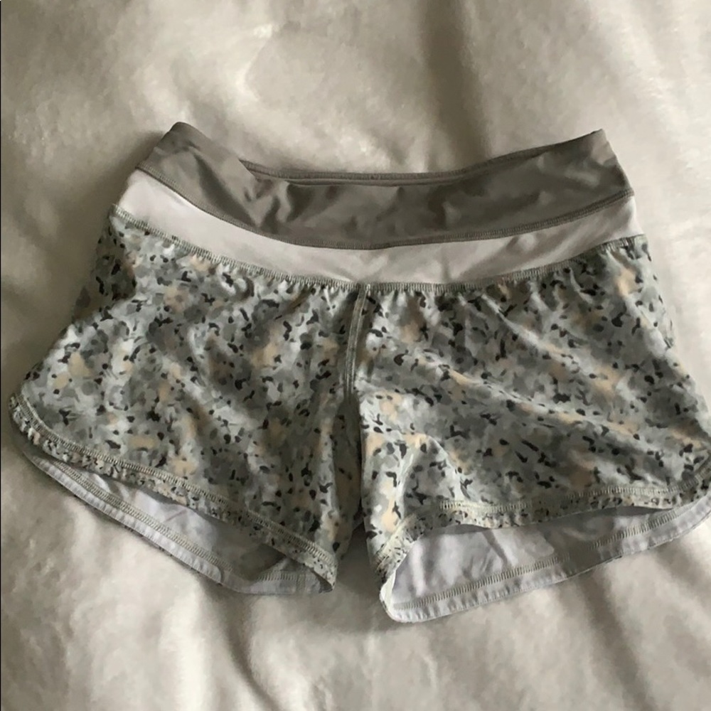 Lululemon shorts size 4